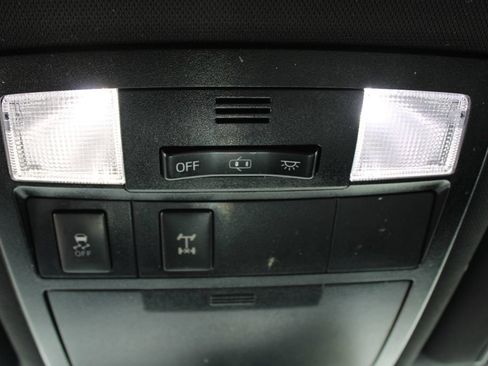 Used 2018 Toyota Tacoma TRD Off-Road RWD image 17