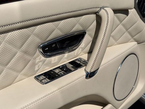 Certified 2018 Bentley Flying Spur V8 AWD/4WD image 15