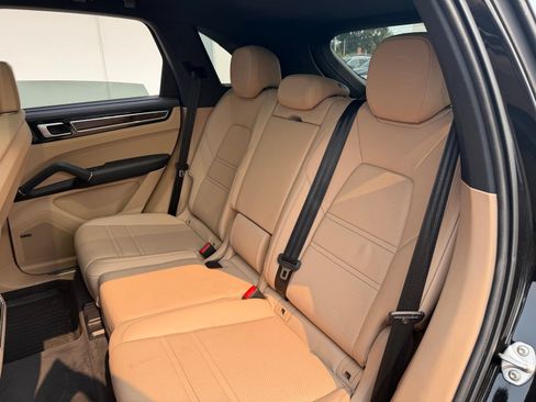 Used 2023 Porsche Cayenne S AWD/4WD image 15