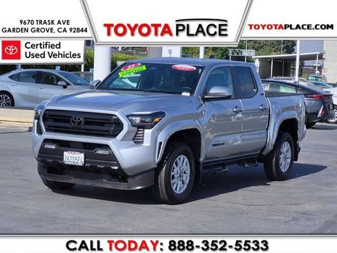 Certified 2025 Toyota Tacoma SR5 AWD/4WD image 1