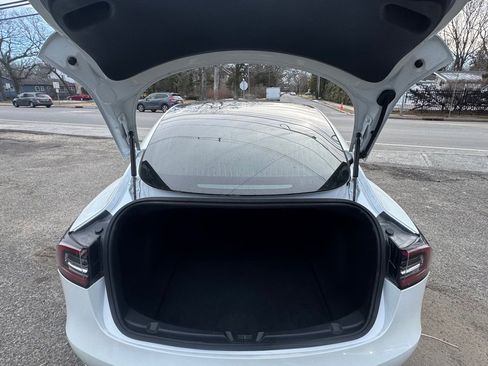 Used 2019 Tesla Model 3 Standard Range Plus image 9