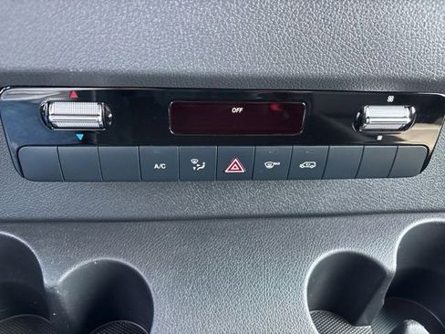 Used 2025 Mercedes-Benz Sprinter 2500 image 15