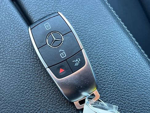 Used 2021 Mercedes-Benz GLA 250 4MATIC image 23