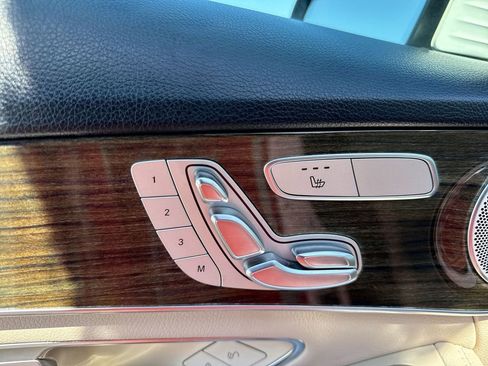 Used 2019 Mercedes-Benz C 300 Sedan image 12