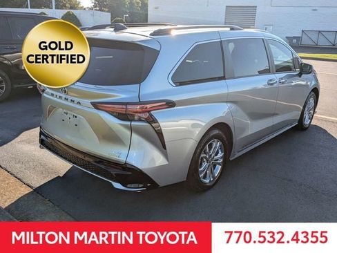 Used 2023 Toyota Sienna XSE w/ XSE Plus Package AWD/4WD image 5