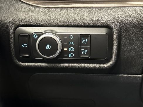 Used 2023 Ford Explorer Limited image 25