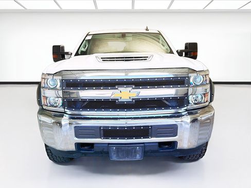 Used 2017 Chevrolet Silverado 2500 LT AWD/4WD image 2