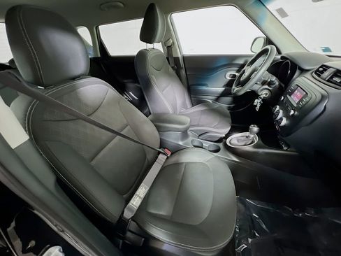 Used 2015 Kia Soul FWD image 25