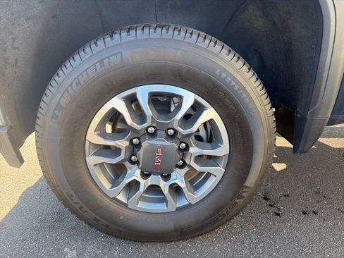 Certified 2022 GMC Sierra 2500 SLT image 10