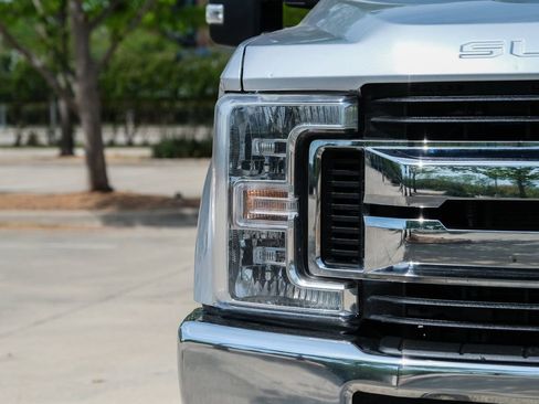 Used 2019 Ford F250 XL w/ STX Appearance Package image 5