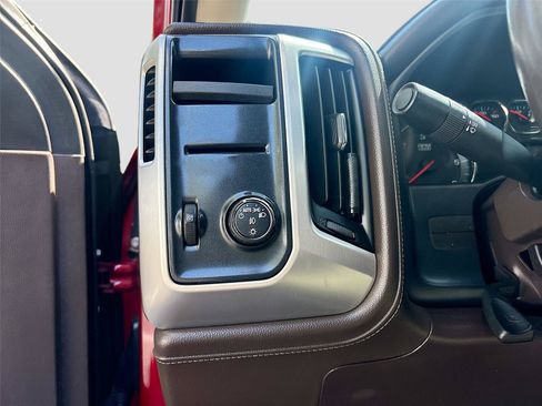 Used 2018 GMC Sierra 1500 SLT w/ SLT Preferred Package RWD image 10