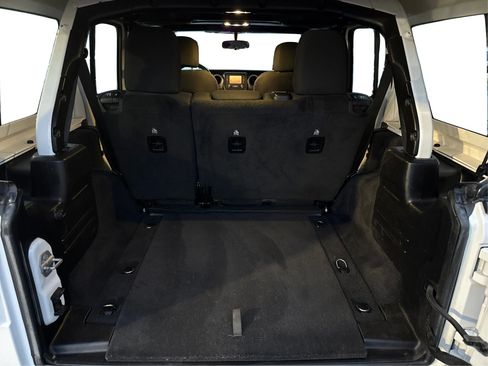 Used 2019 Jeep Wrangler Unlimited Sport S image 13