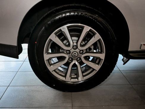 Used 2014 Nissan Pathfinder SL w/ SL Tech Package AWD/4WD image 38