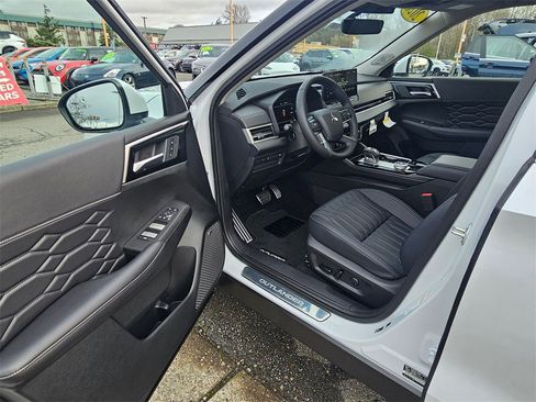 New 2026 Mitsubishi Outlander SEL image 14