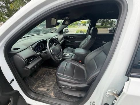 Used 2023 Chevrolet Traverse RS w/ LPO, Floor Liner Package AWD/4WD image 17