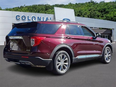 Certified 2022 Ford Explorer XLT w/ Equipment Group 202A image 5