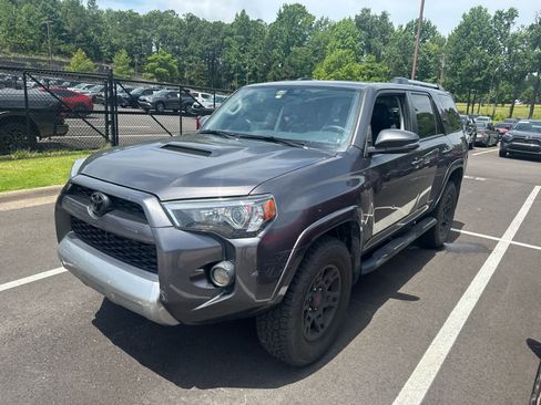 Used 2018 Toyota 4Runner TRD Off-Road Premium AWD/4WD image 2