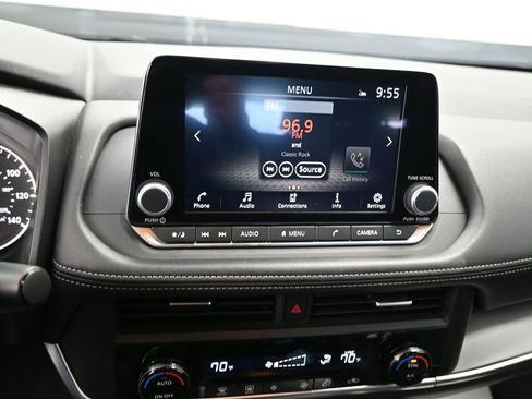 Used 2025 Nissan Rogue SV AWD/4WD image 33