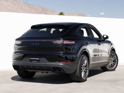 Certified 2022 Porsche Cayenne S AWD/4WD image 7