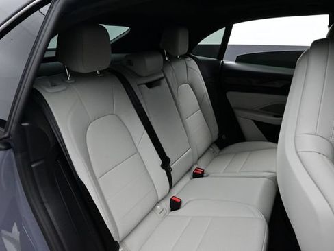 Certified 2025 Porsche Macan Turbo Electric AWD/4WD image 17