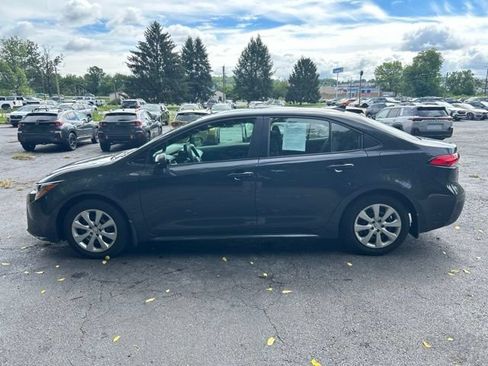Used 2025 Toyota Corolla LE FWD image 7