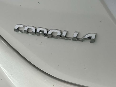 Used 2017 Toyota Corolla LE FWD image 11