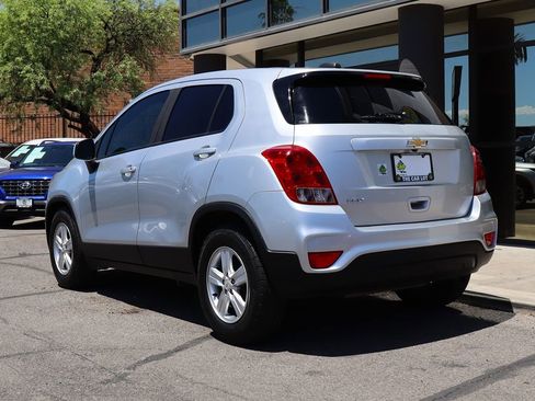 Used 2020 Chevrolet Trax LS w/ Tint and Cruise Package FWD image 9