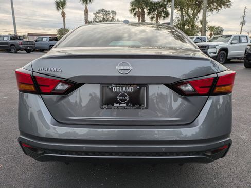 New 2025 Nissan Altima 2.5 SV image 5