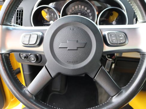 Used 2004 Chevrolet SSR w/ Preferred Equipment Group image 28