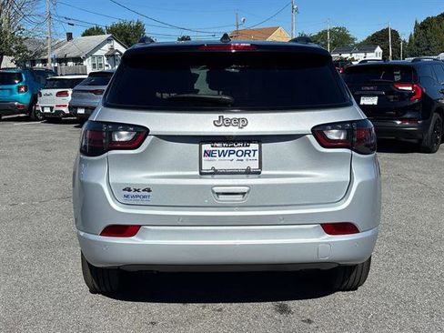 Certified 2024 Jeep Compass Limited w/ High Altitude Package image 4