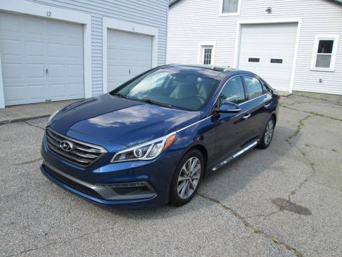 Used 2016 Hyundai Sonata Limited w/ Option Group 04 FWD image 2