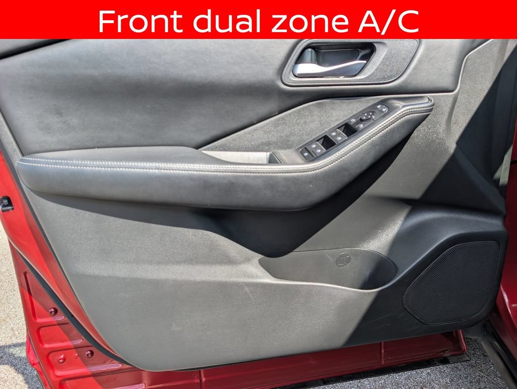 Used 2024 Nissan Rogue SV AWD/4WD image 15