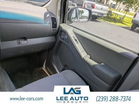 Used 2017 Nissan Frontier SV w/ SV Value Truck Package RWD image 15
