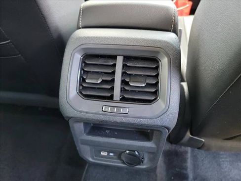 Used 2023 Volkswagen Tiguan SE FWD image 14