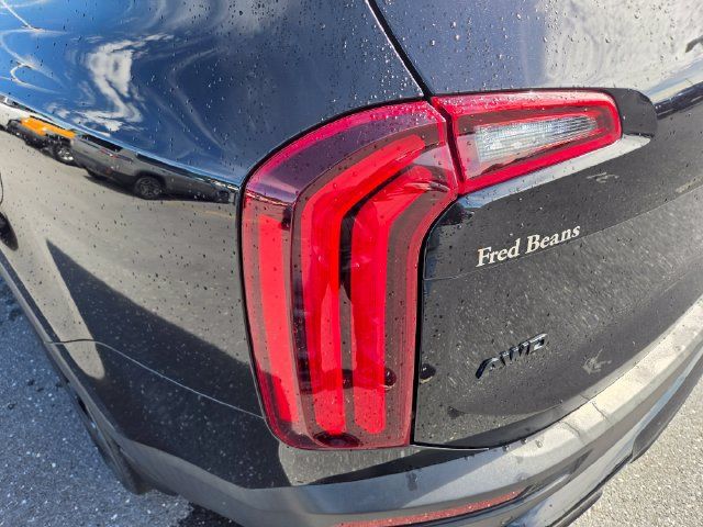 Used 2022 Kia Telluride SX w/ Nightfall Edition Package AWD/4WD image 16