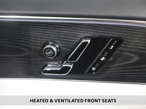 Used 2024 Cadillac Lyriq Luxury w/ LPO, Floor Liner Package AWD/4WD image 10