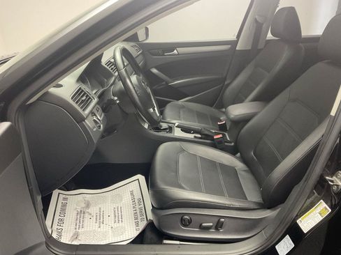 Used 2014 Volkswagen Passat TDI SE FWD image 12