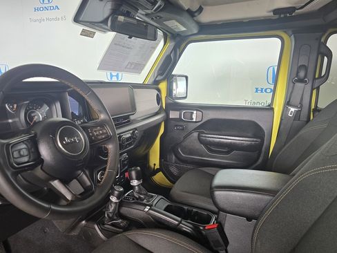 Used 2024 Jeep Wrangler Willys image 12