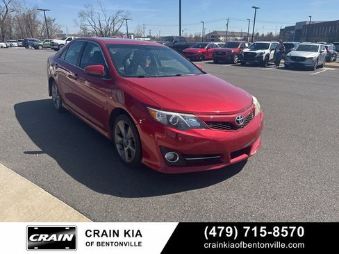 Used 2013 Toyota Camry SE w/ Leather Pkg image 12