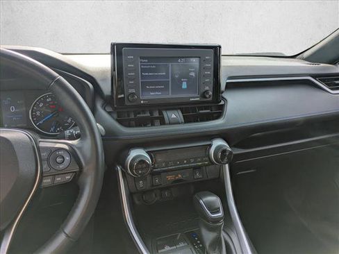 Used 2022 Toyota RAV4 SE w/ Convenience Package image 14