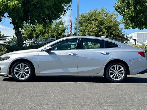Used 2017 Chevrolet Malibu LT FWD image 7