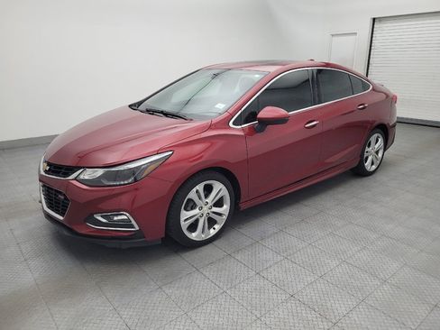Used 2017 Chevrolet Cruze Premier FWD image 2