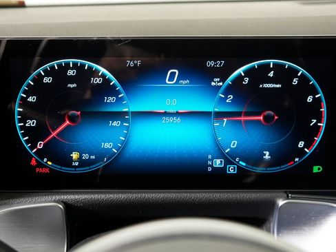 Certified 2023 Mercedes-Benz GLB 250 4MATIC image 18