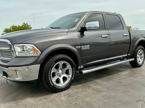 Used 2017 RAM 1500 Laramie w/ Convenience Group image 7
