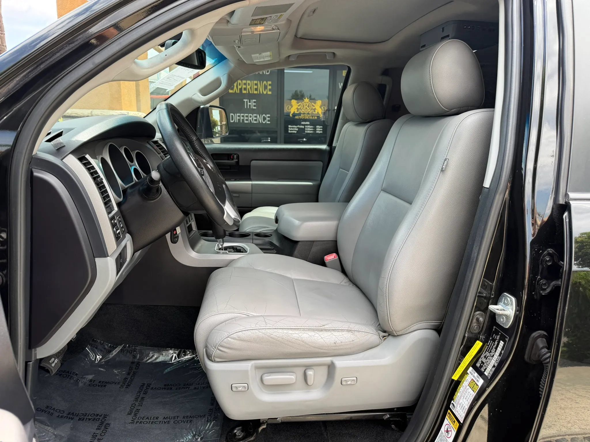 Used 2016 Toyota Sequoia SR5 w/ Premium Package RWD image 9