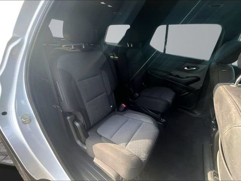 Used 2023 Chevrolet Traverse LT FWD image 26