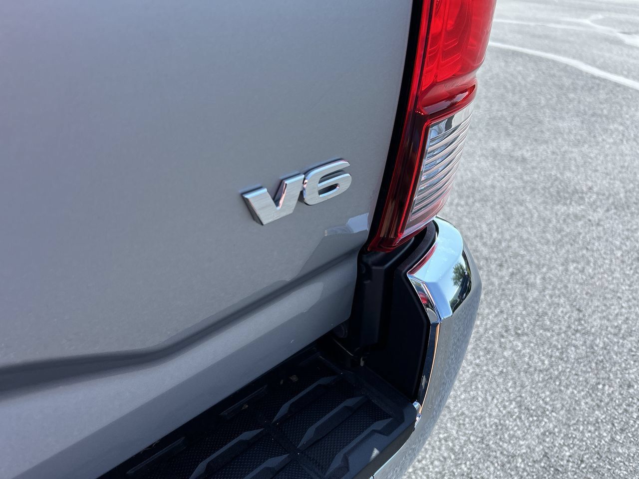 Used 2019 Toyota Tacoma SR5 AWD/4WD image 12