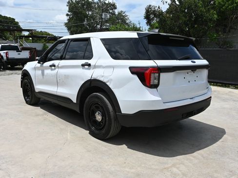 Used 2025 Ford Explorer 4WD Police Interceptor image 3