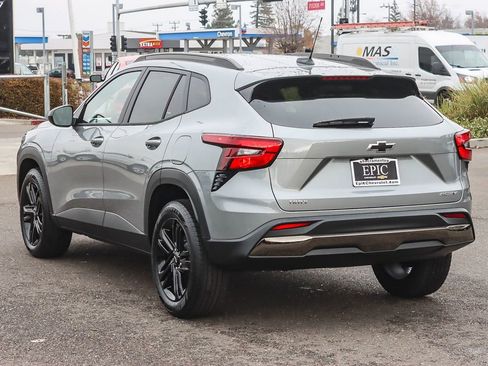 New 2026 Chevrolet Trax ACTIV image 2
