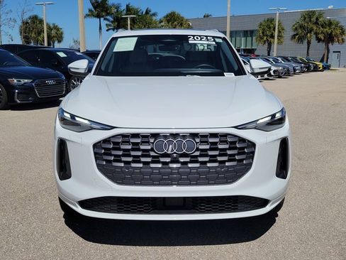 Certified 2025 Audi Q5 Premium w/ Convenience Package image 3